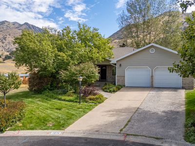 1575 Sumac Dr