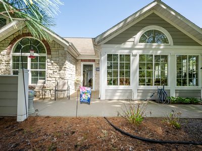 2848 Villa Ln