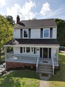 122 W C St