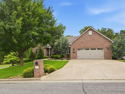 2401 Stinnett Dr