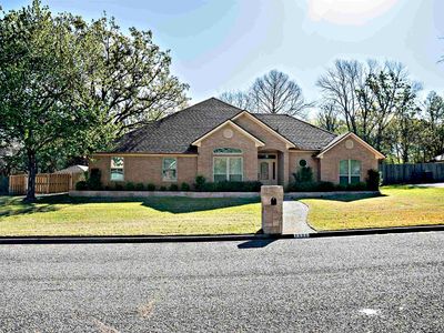 111 Lonnie Dr