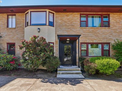 2120 NE Halsey St APT 31
