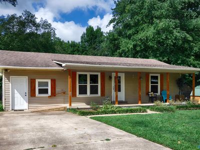 16712 Brooks Dr
