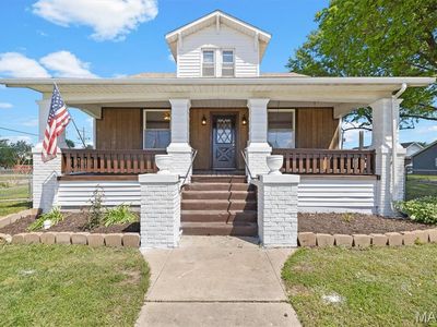 709 W Main St
