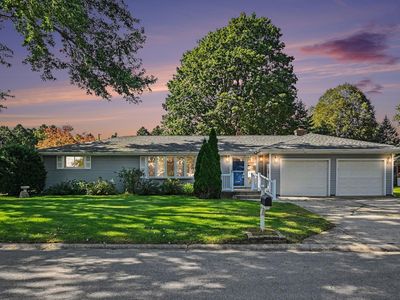 1805 Mayfield Dr