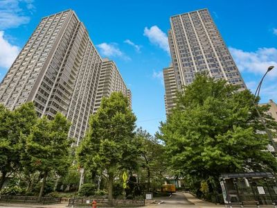 4250 N Marine Dr APT 2731