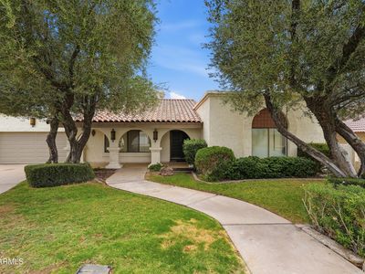 1204 E COMMODORE Place