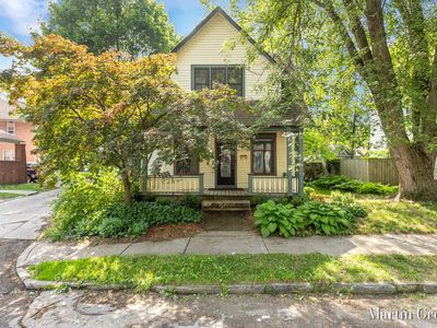 Property at 100 Luton Ave SE, Grand Rapids, MI