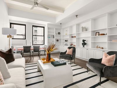 3 Hanover Sq APT 17C