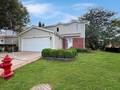 647 Darien Ct