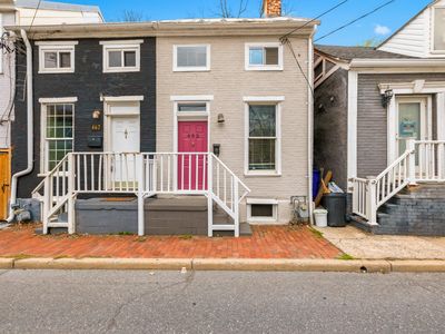 465 W South St