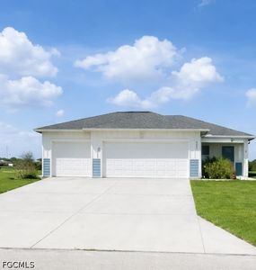 9023 Maywood Cir