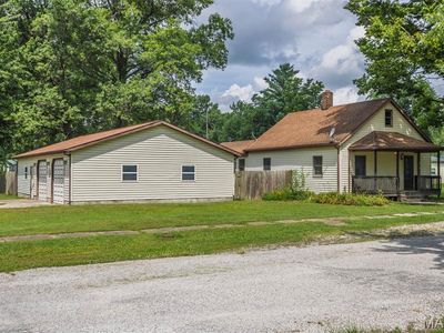 Property at 650 Randolph St, Beckemeyer, IL