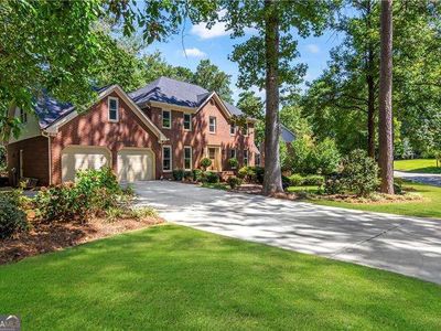 138 N Lakeside Dr NW