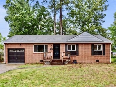 Property at 129 Saint Stephens Dr, Newport News, VA