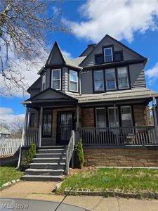 1359 E 110th St
