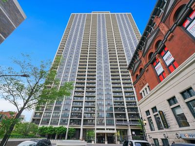 1560 N Sandburg Ter APT 507J