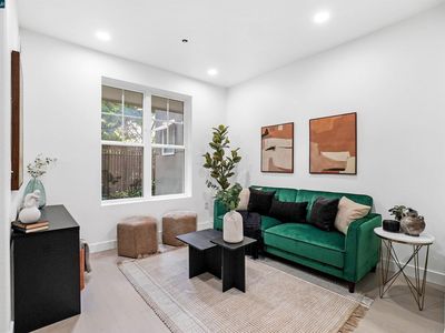 1121 40th St APT 4105