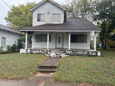 609 South St