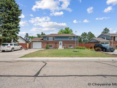 4729 Linden Way