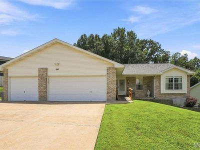 947 Falcon Dr