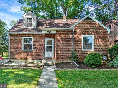 212 Lyndhurst Rd