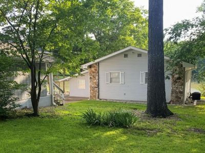 252 E Lakeshore Dr