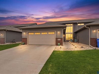 3810 E Bison Trl