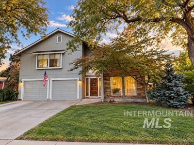 120 S Oakhurst Way