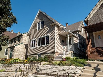 3156 South Kinnickinnic AVENUE