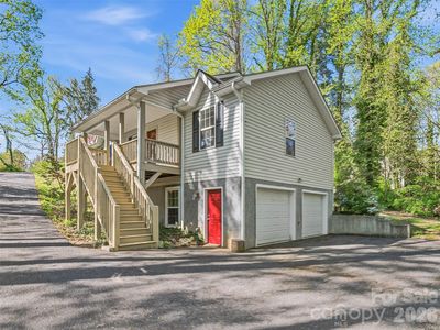 10 Lakewood Dr