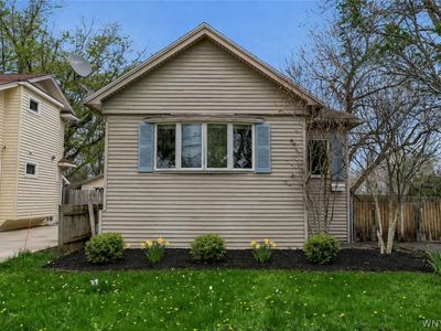79 Lind Ave