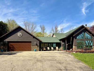 175 6th Ln NE