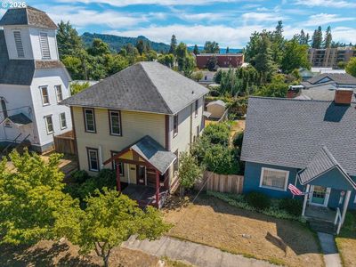 823 Birch Ave