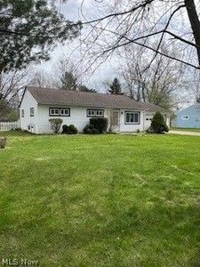 1999 Pinewood Dr