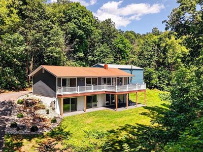 6055 Whippoorwill Ln
