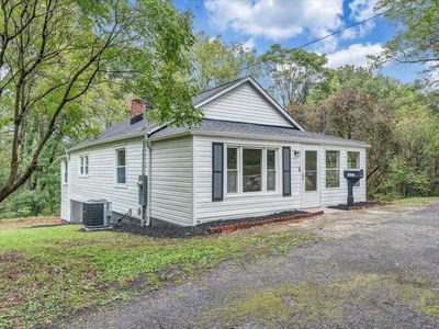 14377 Stewartsville Rd