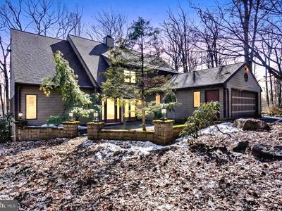 1265 Ash Ln