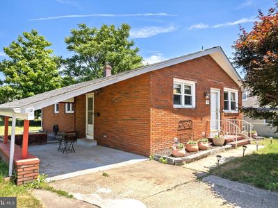 121 Dobbs Ave