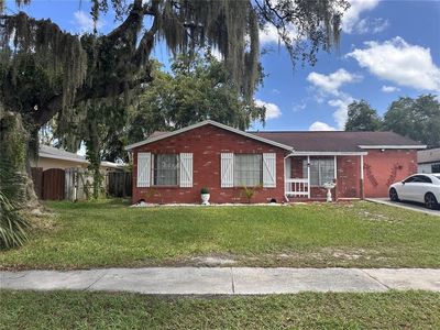 8848 OAK CIRCLE