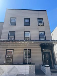 246 Montrose Ave