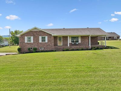 11 Hillsdale Ln W