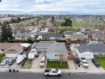 5833 Singing Hills Ave