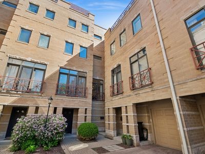 1350 W Byron St Unit 7
