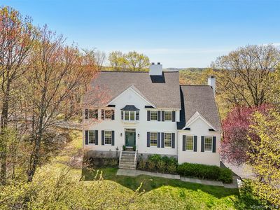 8 Deer Run Court