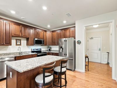 230 Martins Lndg APT 111