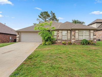 106 NE Larkspur Ln