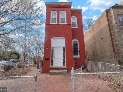 300 P St NW