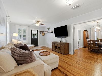 1300 E Yonge St