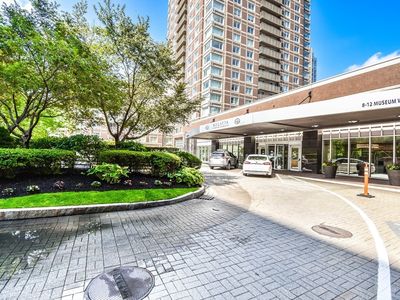 8-12 Museum Way Unit 1629